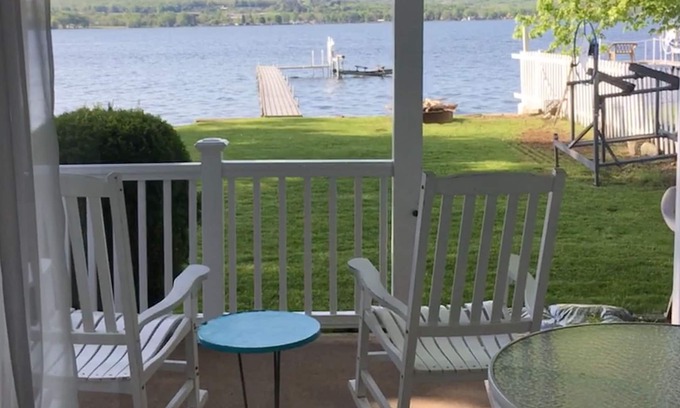 Elmhurst Cottage | Comfortable, 3 Bedroom Waterfront Cottage on Chautauqua Lake