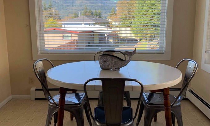 Ketchikan Apartment | Comfortable 3 Bedroom 1 Bath - Ketchikan, AK