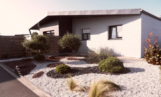 Santec House | Comfortable 3-star holiday rental, 150m from the sea.
