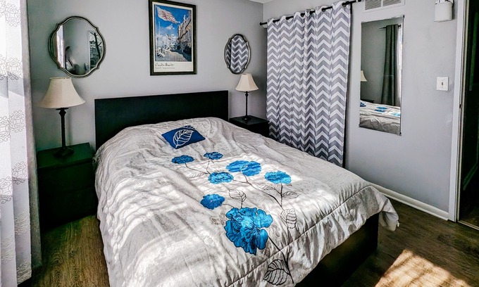 Lenexa House | Comfortable and spacious 3BDR duplex in great location! Unit # 1