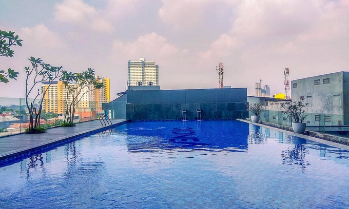 Pondokcina Apartment | Comfortable And Strategic Studio Apartment Evenciio Margonda