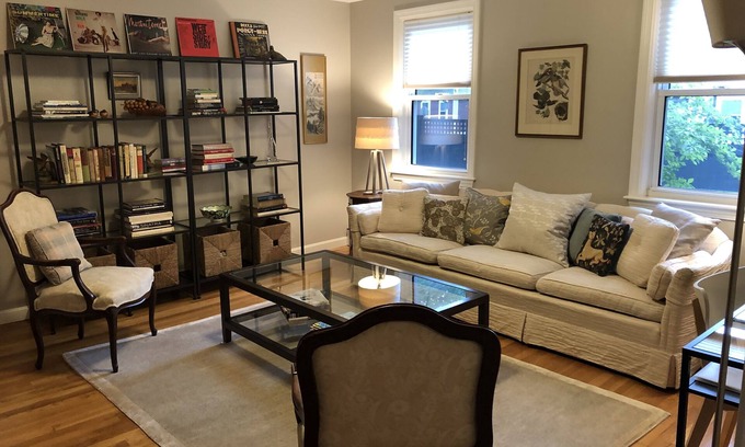 Arefth Condo | COMFORTABLE AND WELL-APPOINTED, BRIGHT AND SPACIOUS ON THE BOSTON-CAMBRIDGE LINE