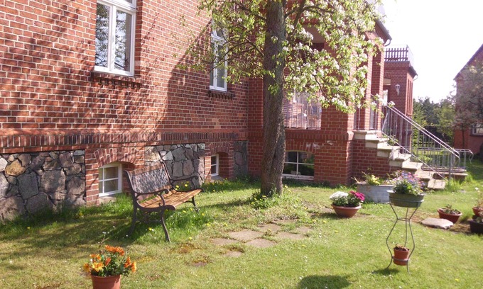 Roddan Apartment | Comfortable apartment for 2 pers. + Child in a renovated monument with a four-sided courtyard