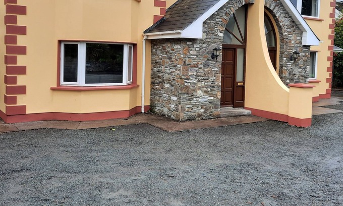 Kenmare Apartment | Comfortable Apartment, walking distance from the heart of Kenmare.