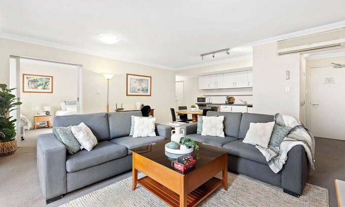 Perth Central Business District Apartment | Comfortable Apartment with Pool, Gym & Tennis Access