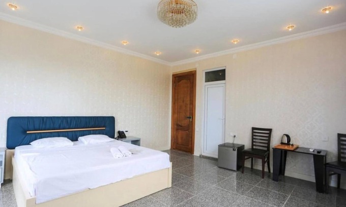 Batumi Bed & Breakfast | Comfortable B&B with WiFi, fitness room in superb Batumi