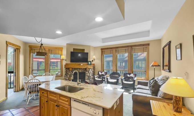 Copper Mountain Village Condo | Comfortable Condo in Prime Location with Hot Tub, Short Walk to Lifts - X414