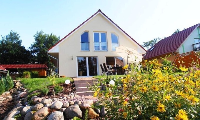 Wesenberg House | Comfortable cottage on the lake, sea, beach, terrace, boats