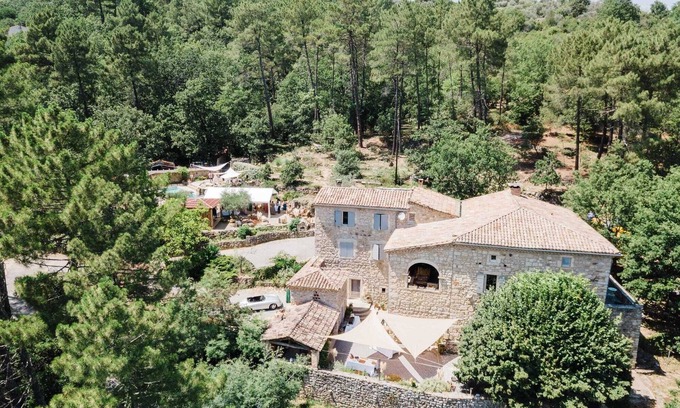 Banne House | Comfortable country house in the heart of nature, with jacuzzi, sleeps 10