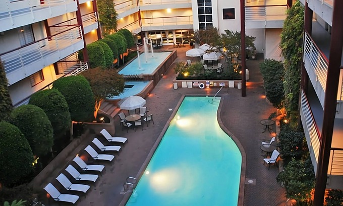 Cupertino Hotel | Comfortable Countryside Stay! Free Parking and Breakfast, Onsite Pool