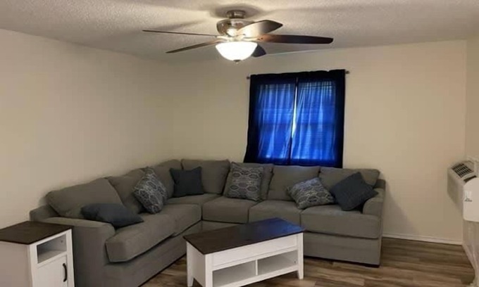 Lawton Apartment | Comfortable downstairs 2 bed next to Fort Sill!