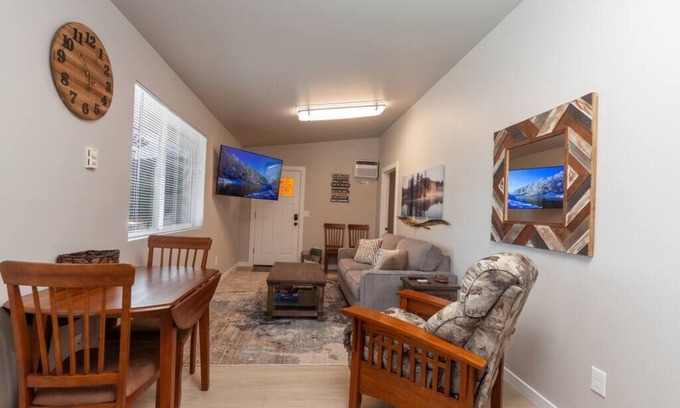 Valley House | Comfortable Duplex Unit - Beautiful Lake Views!