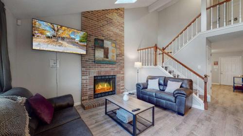 Prides Crossing House | Comfortable Family Friendly Home on Quincy Reservoir