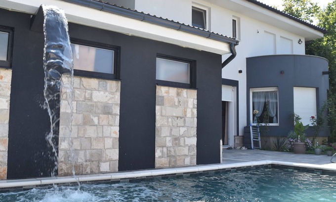 Novi Grad Sarajevo Villa | Comfortable family Vila,with swimming pool and privacy garden.Enjoy Villa Aleja!