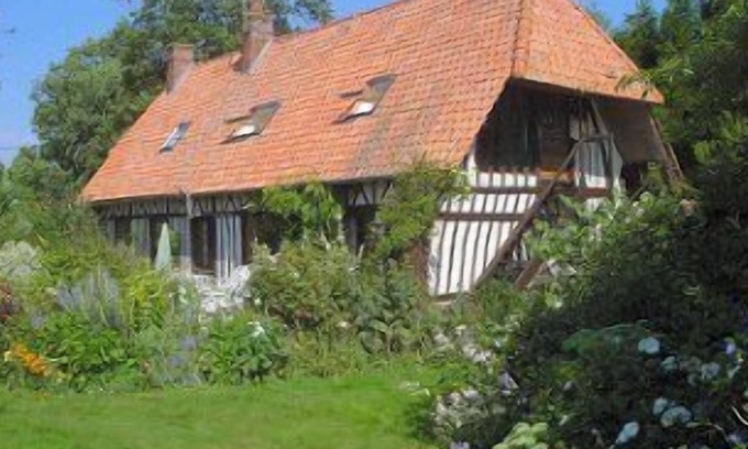 Lammerville Hotel | Comfortable Farmhouse Set In Beautiful Gardens