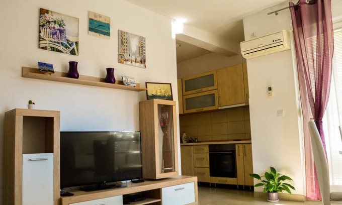 Zelenika Apartment | Comfortable Flat in Zelenika, Montenegro