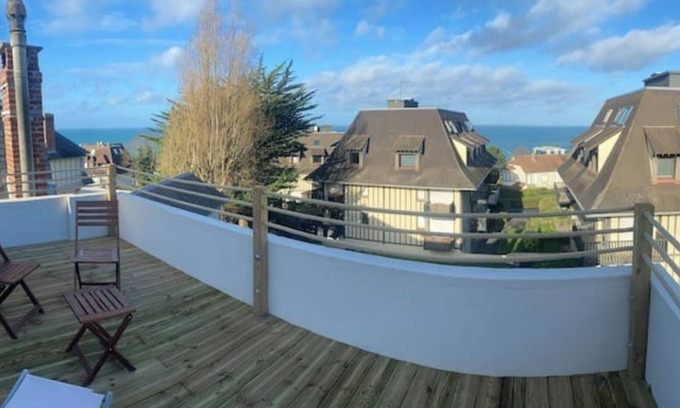 Benerville-sur-Mer House | Comfortable house with sea view