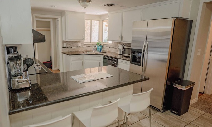 Rancho Oakey House | Comfortable Home away from Home just 5 minutes from Las Vegas Strip