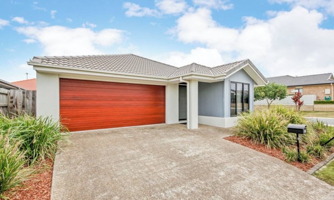 North Lakes House | Comfortable Home for You