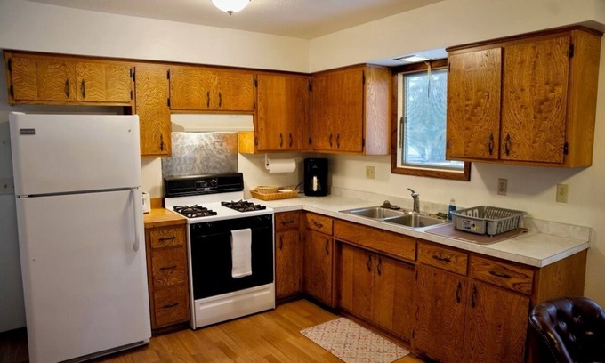Kenai House | Comfortable Kenai Home! Sleeps 8. Minutes from amenities and the Kenai River!