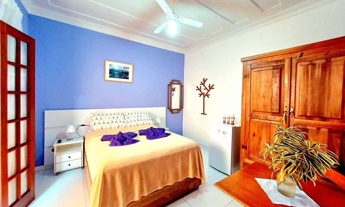 Pontal Apartment | Comfortable Lilac Suite with AC, TV, Wi-Fi 300m from Paraty Historic Center
