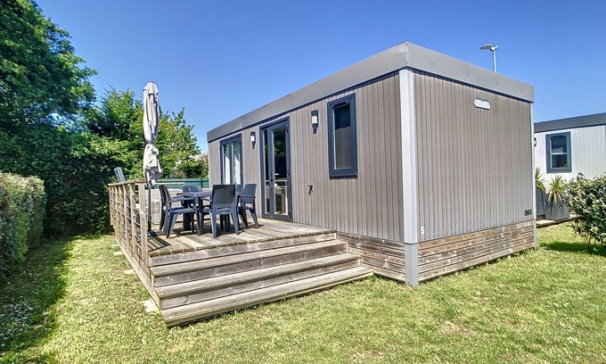 Jullouville-les-Pins House | Comfortable Mobile Home, 200m from Beach, 2BR, Pool & Parking Included