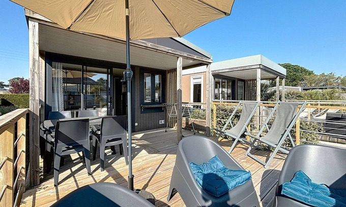 Jullouville-les-Pins House | Comfortable Mobile Home, 4 Guests, 200m from Beach, Heated Pool & Fitness Room