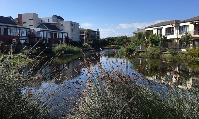 Century City Apartment | Comfortable, modern 1 bedroom on the lovely canals