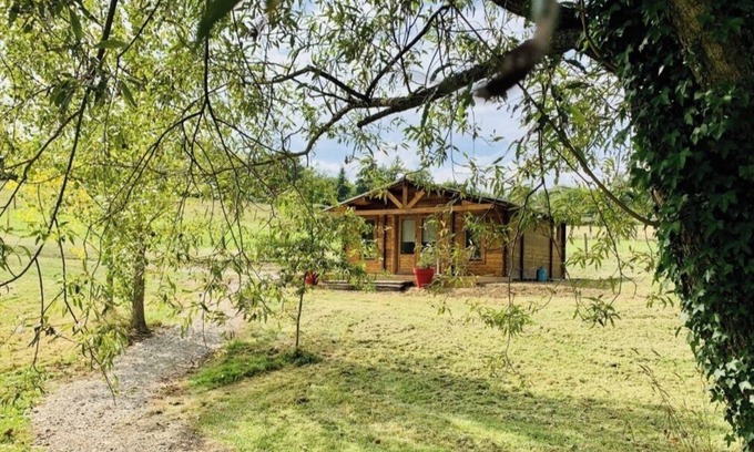 Meilhac Ski Chalet | Comfortable nature cottage, fishing pond, swimming pool and jacuzzi in season