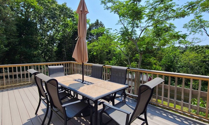 Wellfleet House | Comfortable Oceanside 3BD-Deck, Outdoor Shower, One Mile to Great Pond