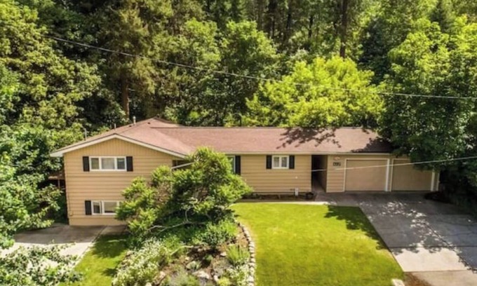 Coeur d'Alene House | Comfortable Private Oasis in CDA Sanders Beach and Walkable to Everything