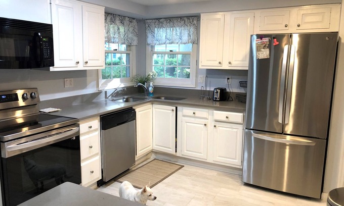 Shipyard Plantation Villa | Comfortable, Quiet, Dog-friendly 2BR Evian Villa! Owner managed! Great rates!