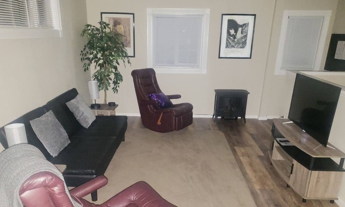 Everett Apartment | Comfortable & Quiet Home Away From Home