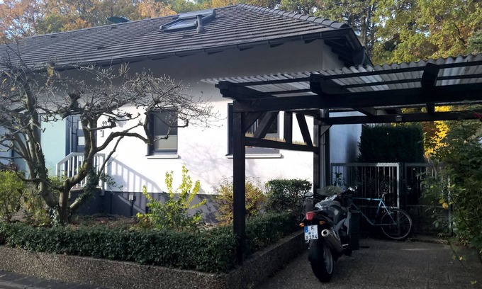 Offenbach am Main House | Comfortable quite room in 1-family house, perfect public transportation