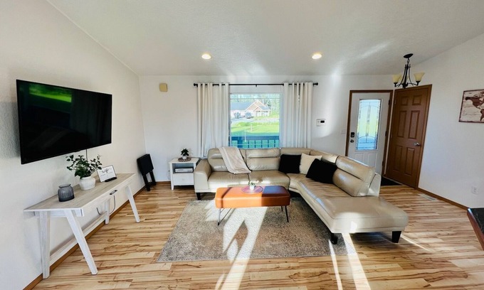 Kalifornsky House | Comfortable Ranch