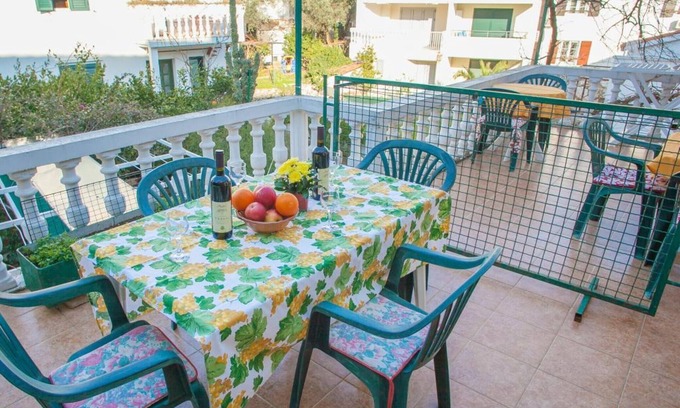 Petrovac Apartment | Comfortable Stay with Sea View in Petrovac - One Bedroom Apartment 3