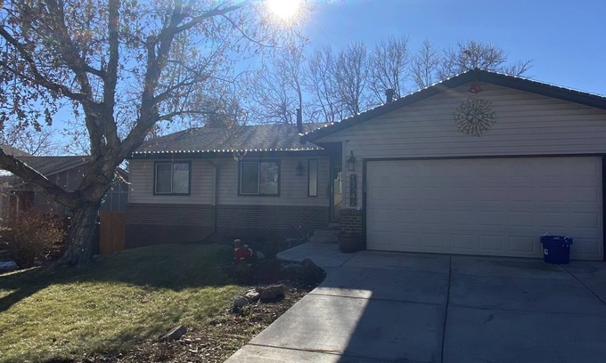 Green Mountain House | Comfortable Spacious 3 bedroom home