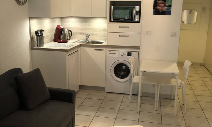 Cambo-les-Bains Apartment | Comfortable studio at the foot of the Cambo-les-Bains thermal baths
