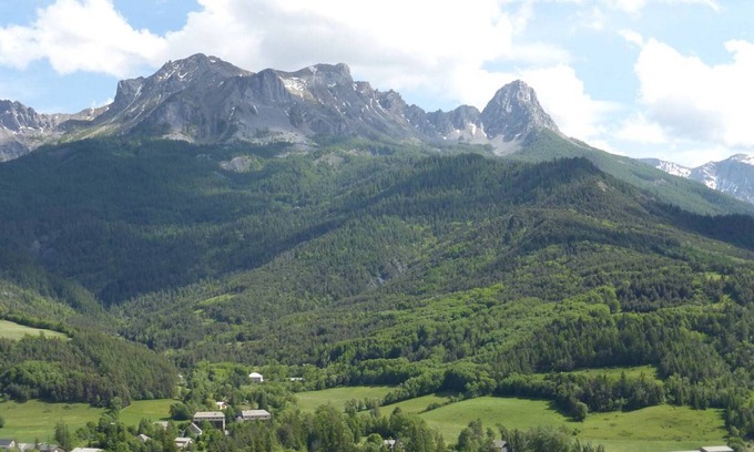 Barcelonnette Apartment | Comfortable studio cabin 4 guests