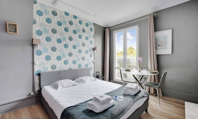 Porte-Saint-Martin Apartment | Comfortable Studio - 2P - Canal Saint-Martin