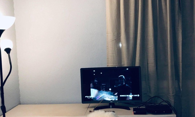 Suresnes Apartment | Comfortable Studio Apartement Dans une Résidence Calme et Securisée
