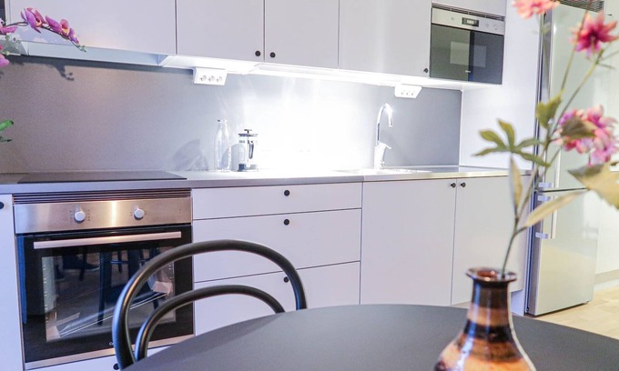 Hallonbergen Apartment | Comfortable Studio Apartment Garden View By City Living - Umami