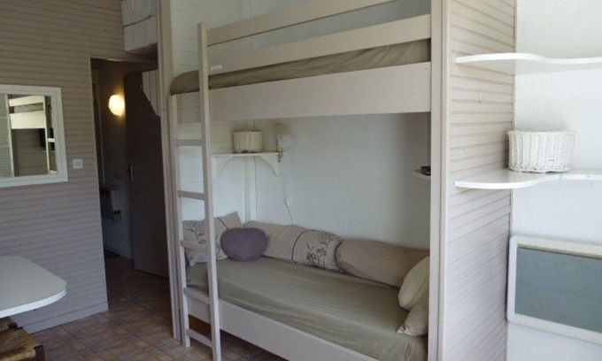 Arette Apartment | Comfortable studio with balcony and ski locker, 4/6 people, at the foot of the slopes