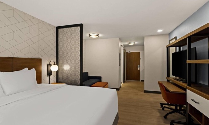 Newnan Hotel | Comfortable Suite Perfect for Business Travelers – Workstation Included