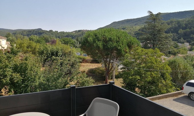 Lamalou-les-Bains Apartment | Comfortable T2 private parking air-conditioned elevator wifi 300 m from the spa
