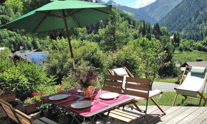 Beaufort Apartment | Comfortable T2 in Arêches-Beaufort, 3-4 people, terrace, parking, near shops and ski bus