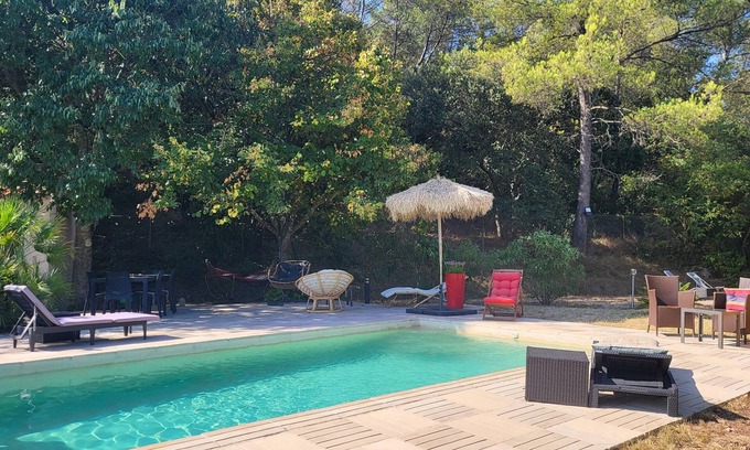 Carnoules Apartment | Comfortable type 3 in property on 1200m² with swimming pool, country setting.