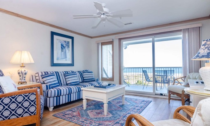 Shell Island Condo | Comfortable oceanfront condo in Wrightsville Dunes