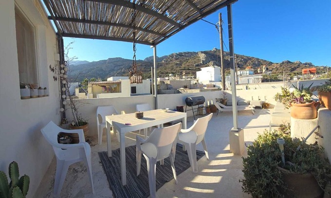 Ierapetra House | Comfortable vacation home with roof terrace in the original part of Crete