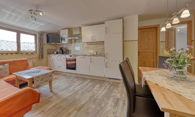 Eschlkam Apartment | Comfortable vacation apartment (70 sqm) with balcony and two bedrooms